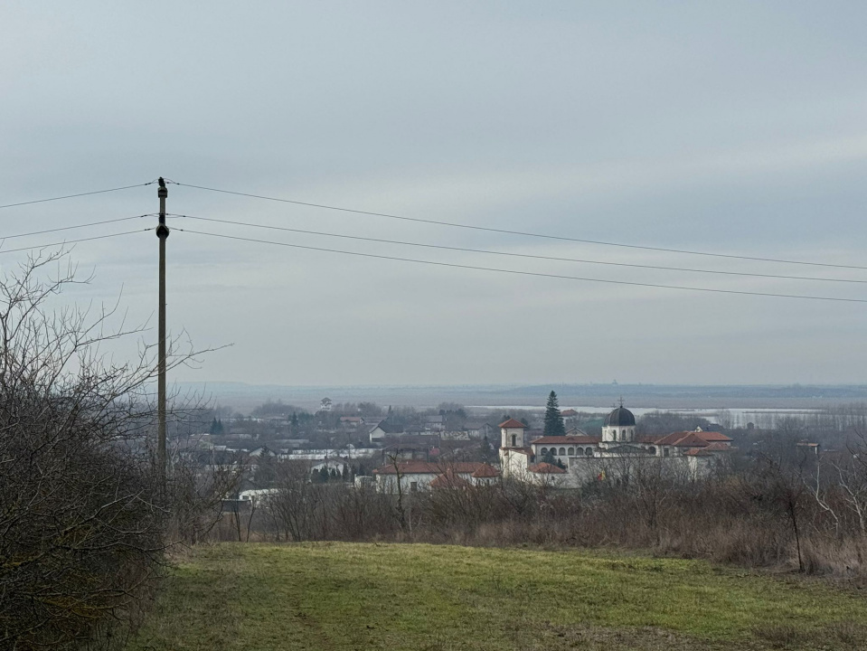 Teren intravilan Comana 2.300 mp în Comana Giurgiu, aproape de București