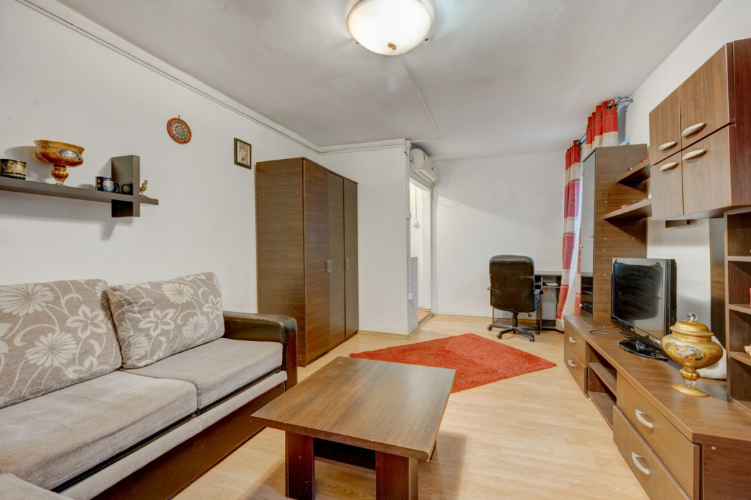 CAROL - REGINA MARIA, CASA 63 MP!