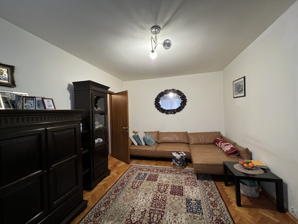 Apartament 2 camere Mihalache. Metrou.