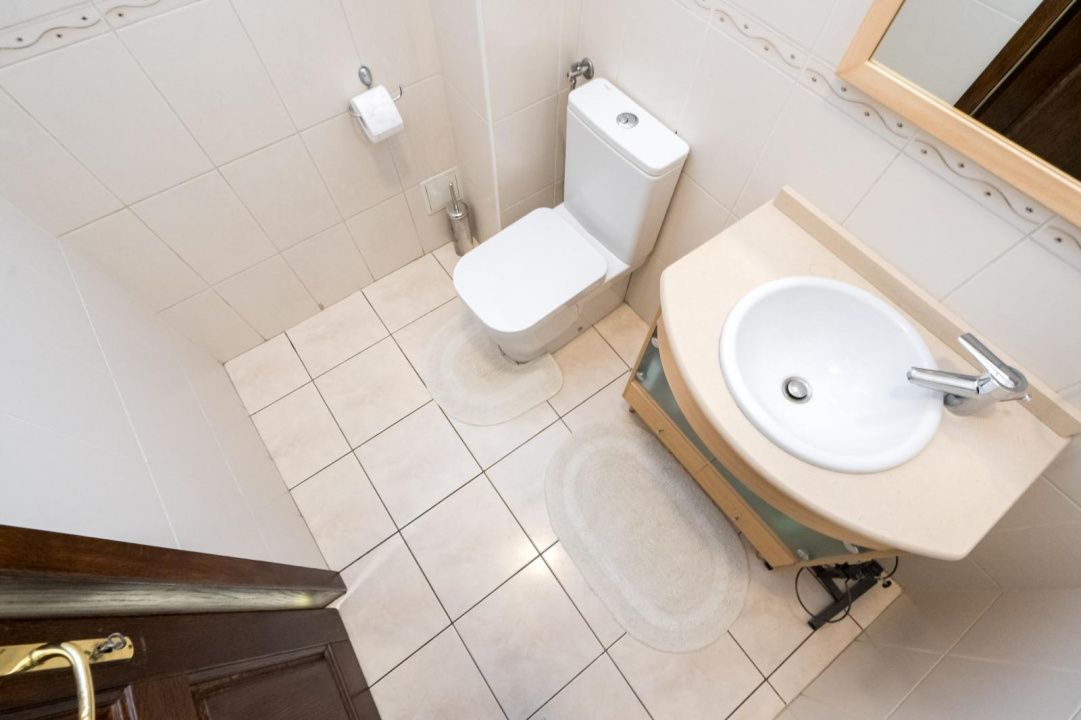 ARMENEASCA, BIROU ELEGANT, SINGUR PE NIVEL, PARTER, 185 MP!