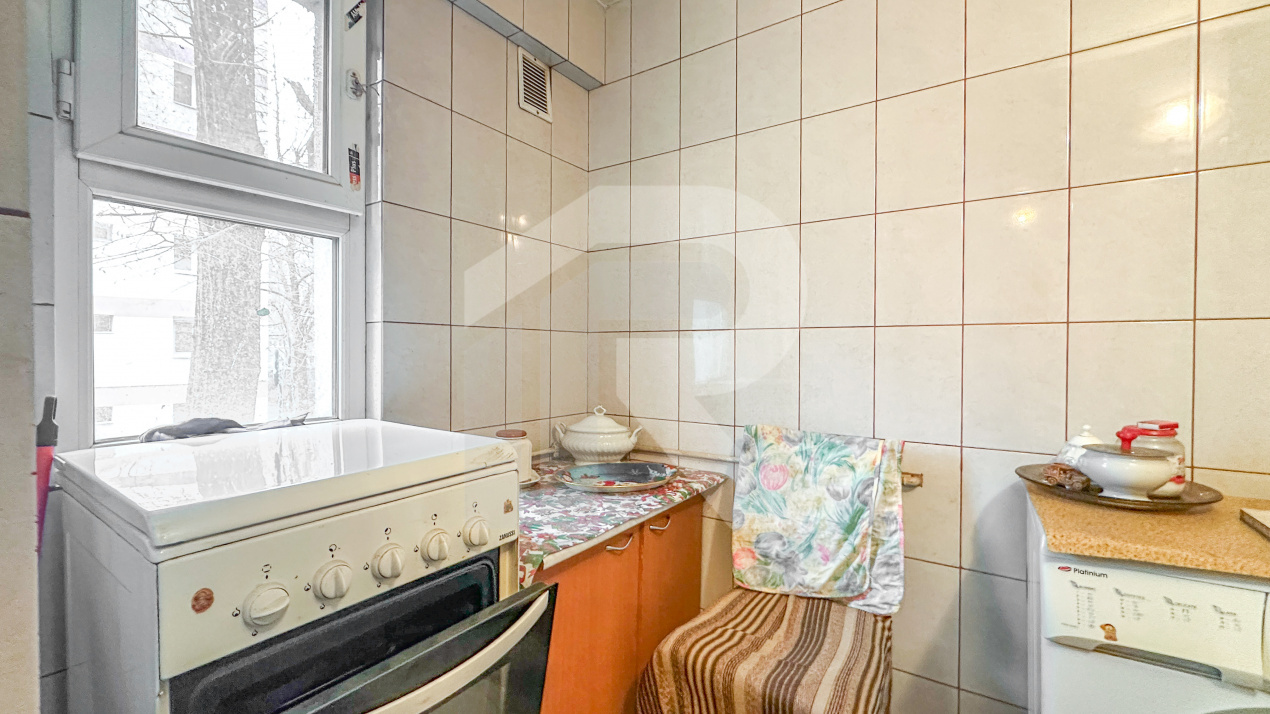 Doamna Ghica, Luntrei - garsonieră de vânzare