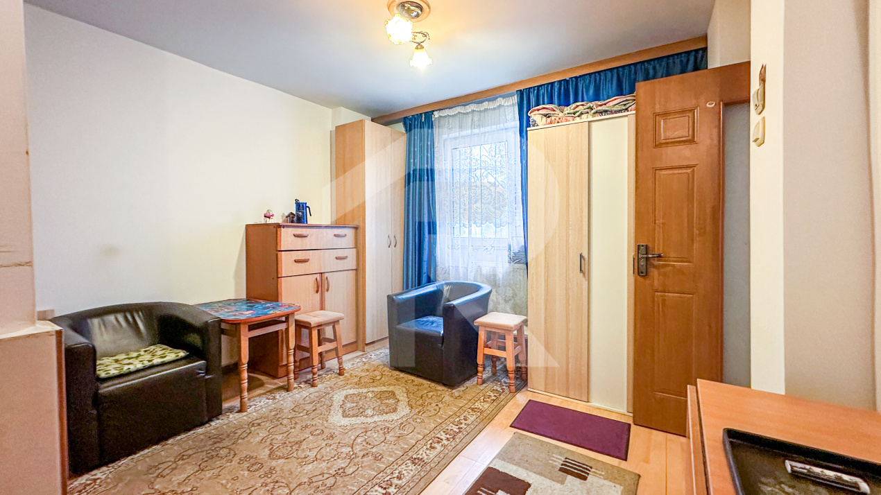 Doamna Ghica, Luntrei - garsonieră de vânzare