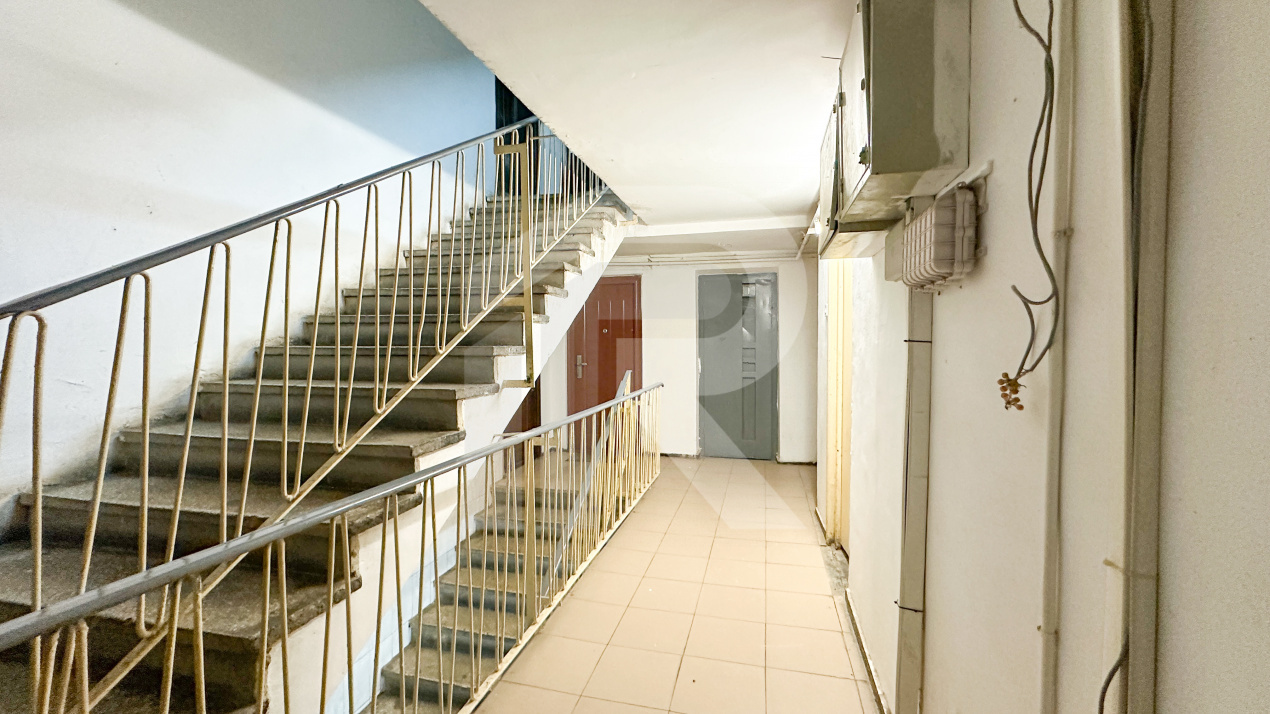 Doamna Ghica, Luntrei - garsonieră de vânzare