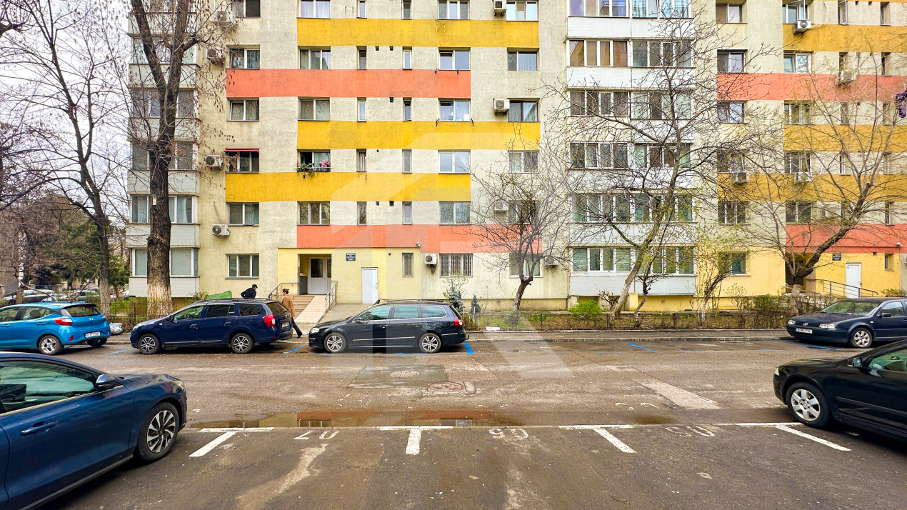 Doamna Ghica, Luntrei - garsonieră de vânzare