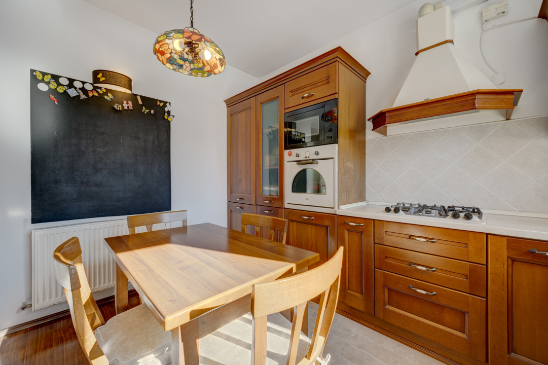 VILA DE INCHIRIAT, PRELUNGIREA GHENCEA, STR. FUNIGEILOR !