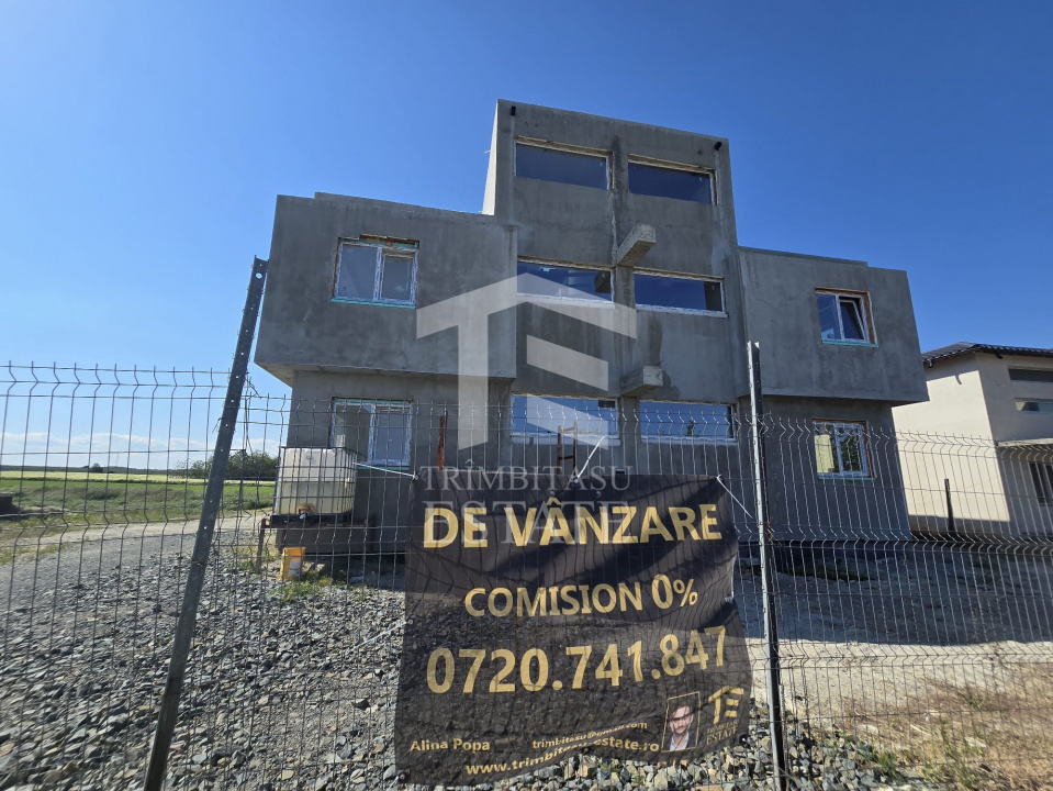 OVIDIU-POIANA- Vila tip duplex cu terasa circulabila.