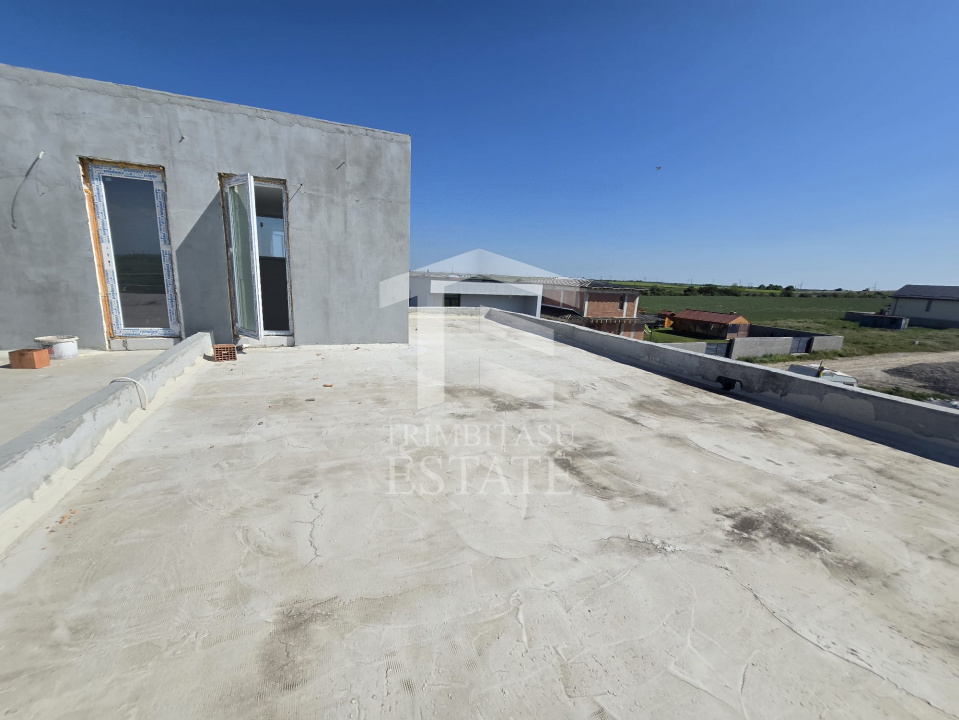 OVIDIU-POIANA- Vila tip duplex cu terasa circulabila.