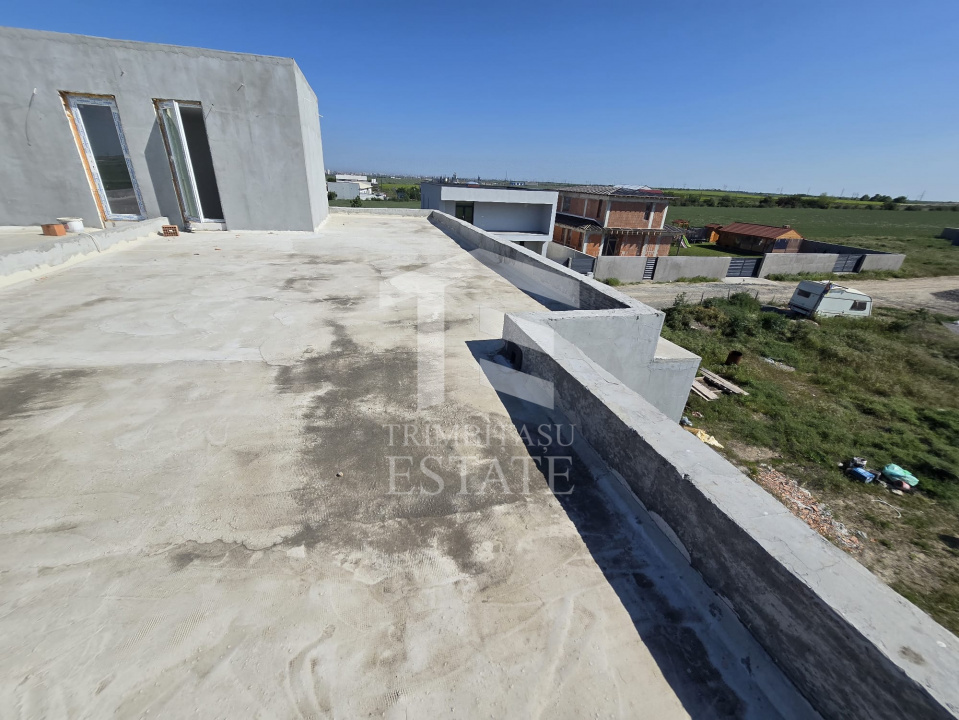 OVIDIU-POIANA- Vila tip duplex cu terasa circulabila.