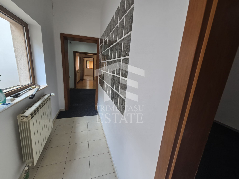 CENTRU- Casa de inchiriat pentru birouri.