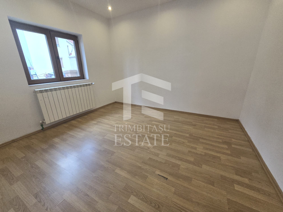 CENTRU- Casa de inchiriat pentru birouri.