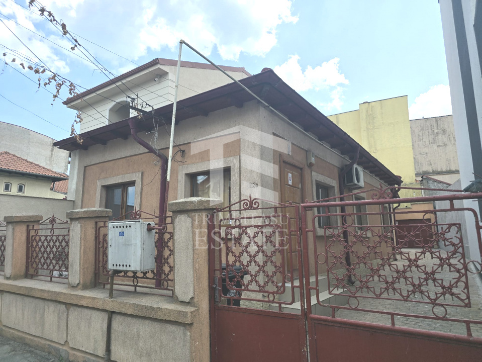 CENTRU- Casa de inchiriat pentru birouri.