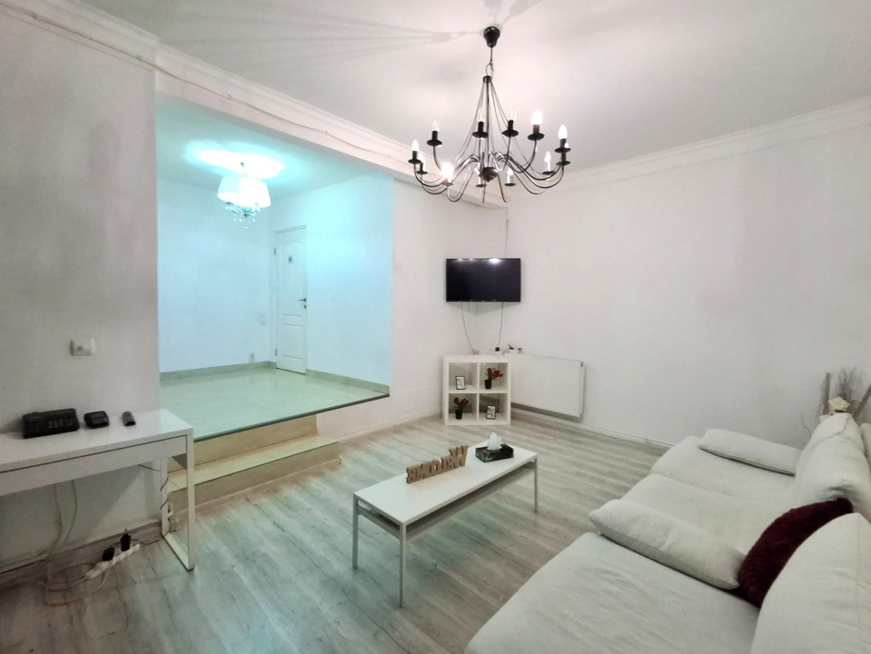 De Vanzare  Casa si Spatiu Comercial  zona Piata Unirii