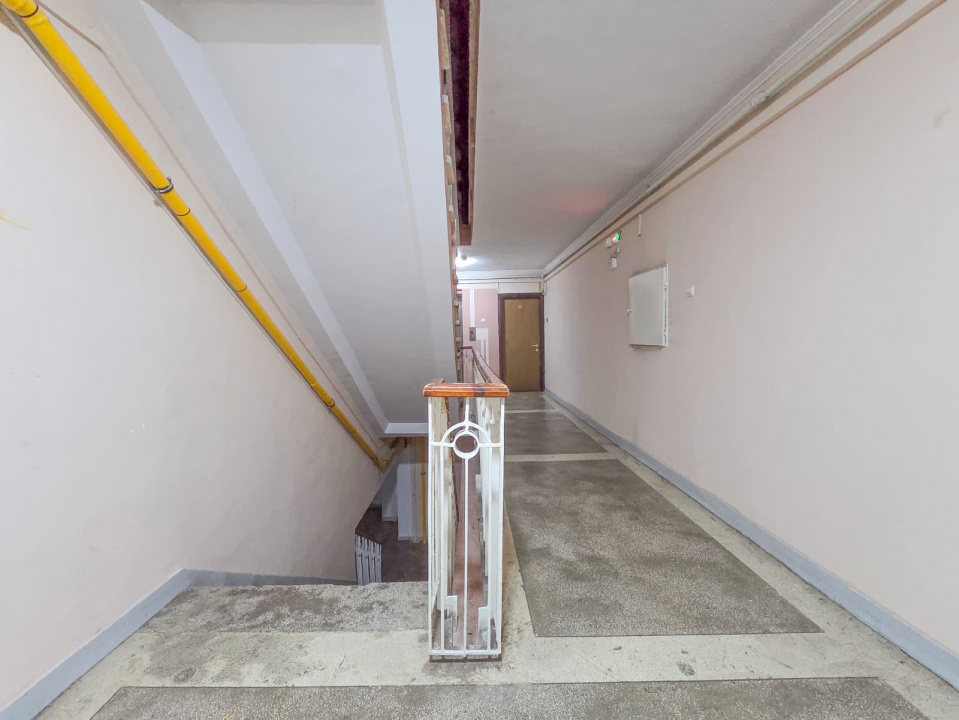 Apart 3 camere birouri stradal Bulevardul Unirii colt Nerva Traian