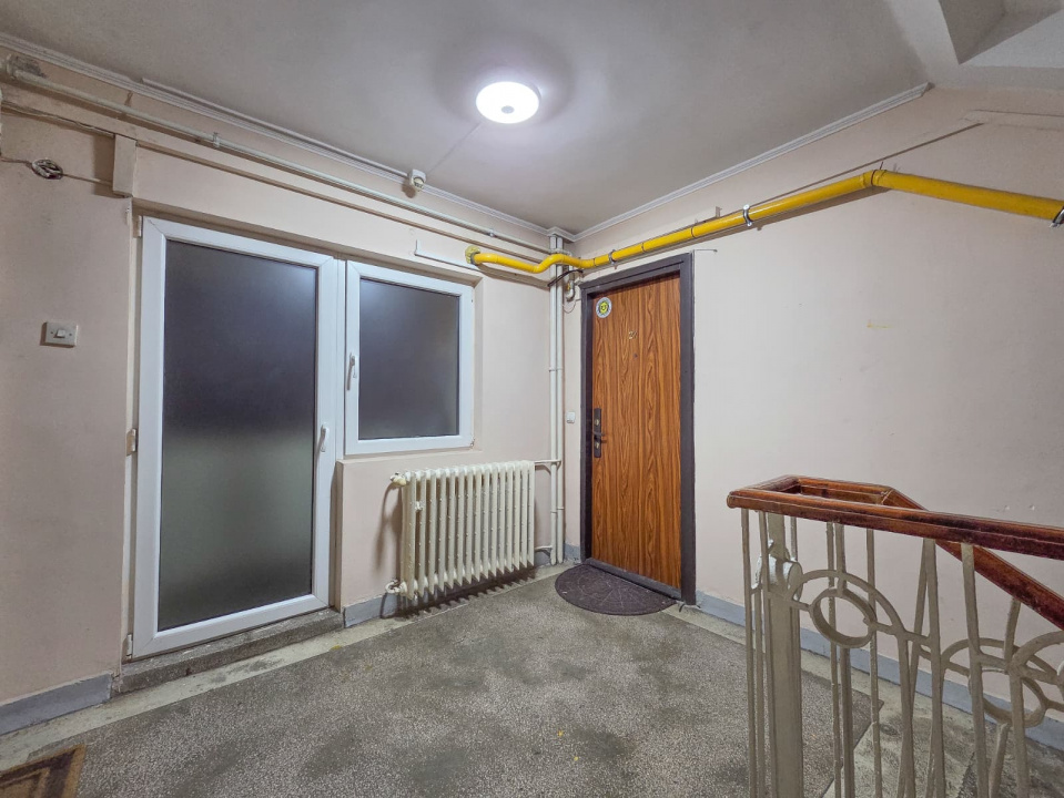 Apart 3 camere birouri stradal Bulevardul Unirii colt Nerva Traian